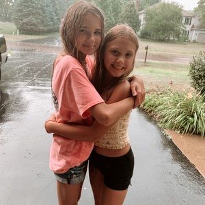 Meet your Posher, Elise🌸🌸